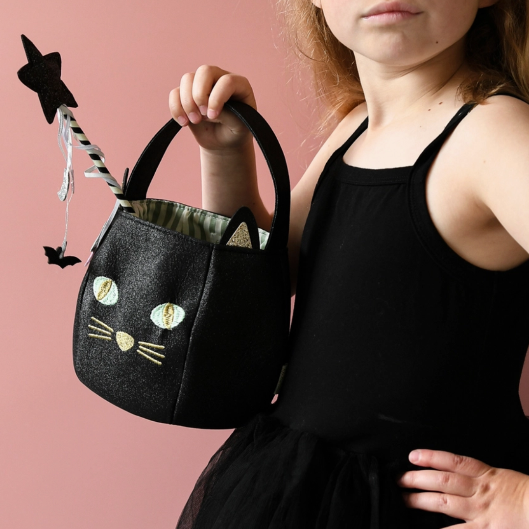 Black Cat Bucket Bag