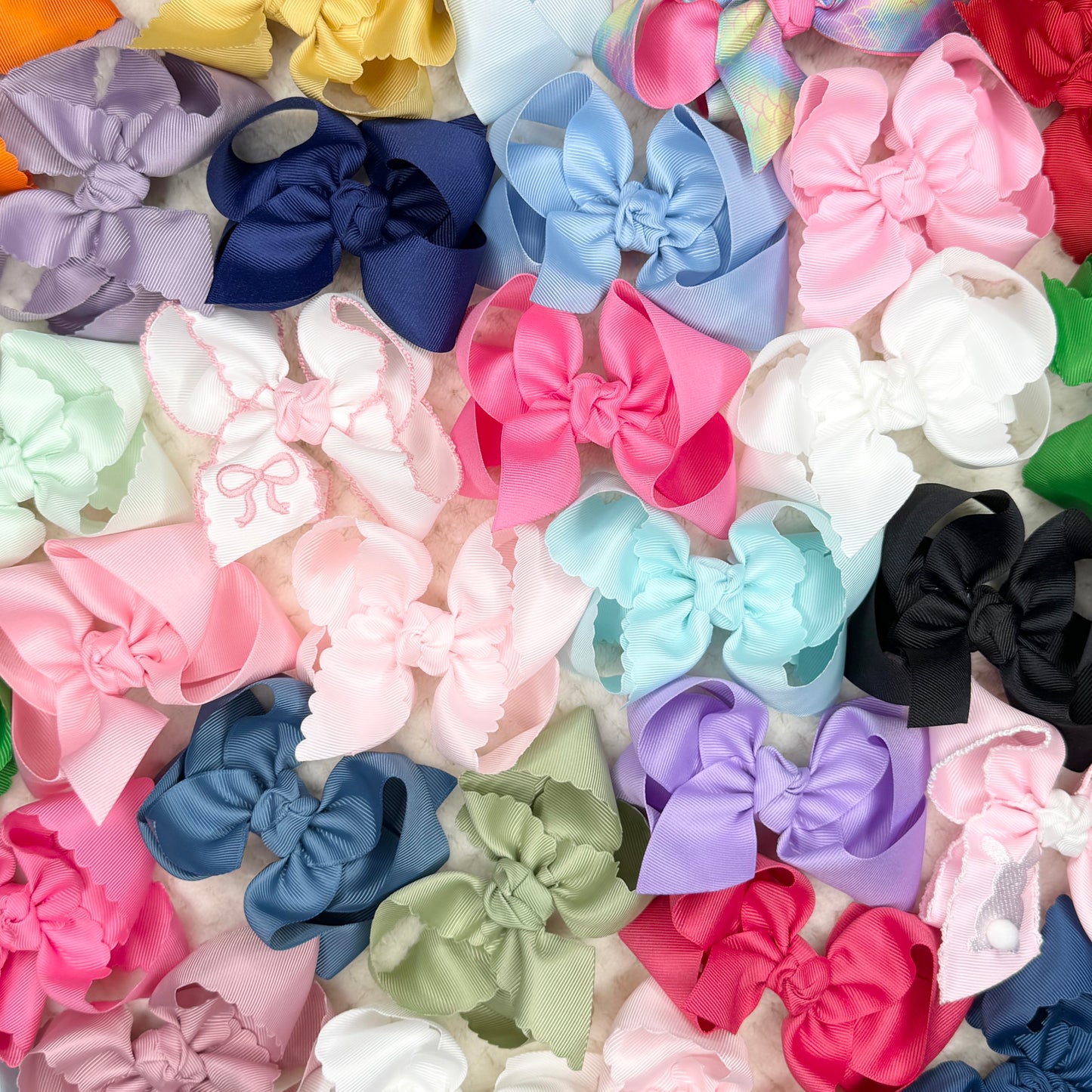 Scalloped Edge Hair Bow